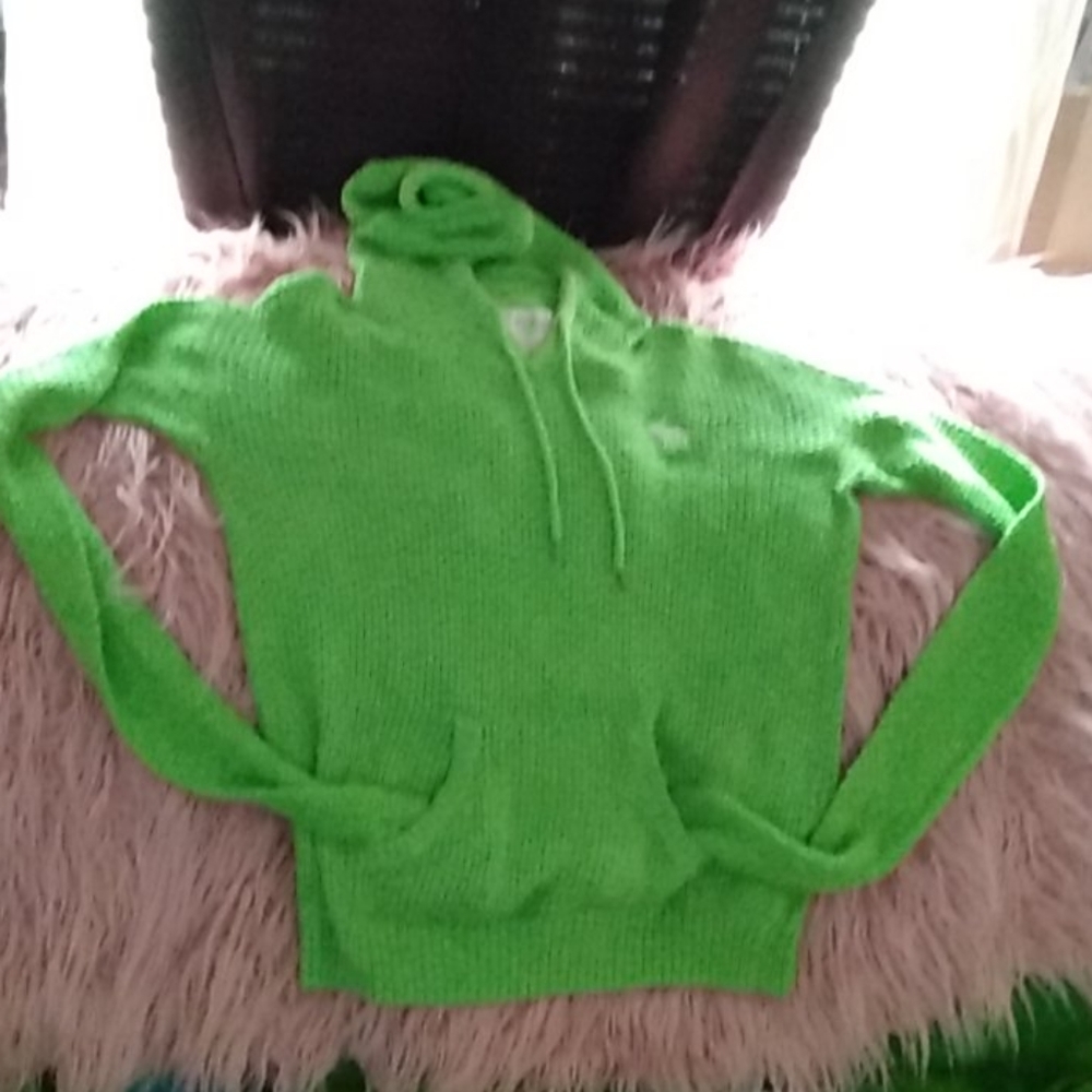 Pullover sweater